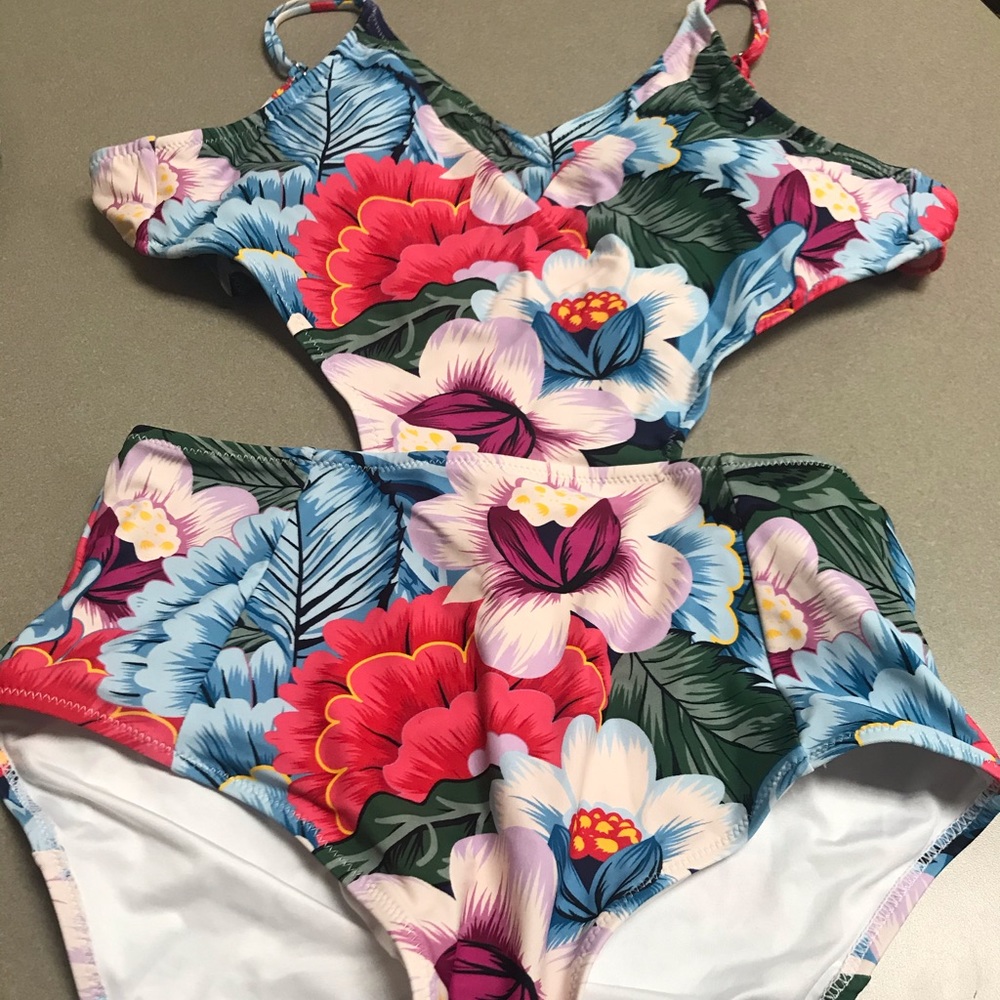 Cupshe Tropical Bathing Suit